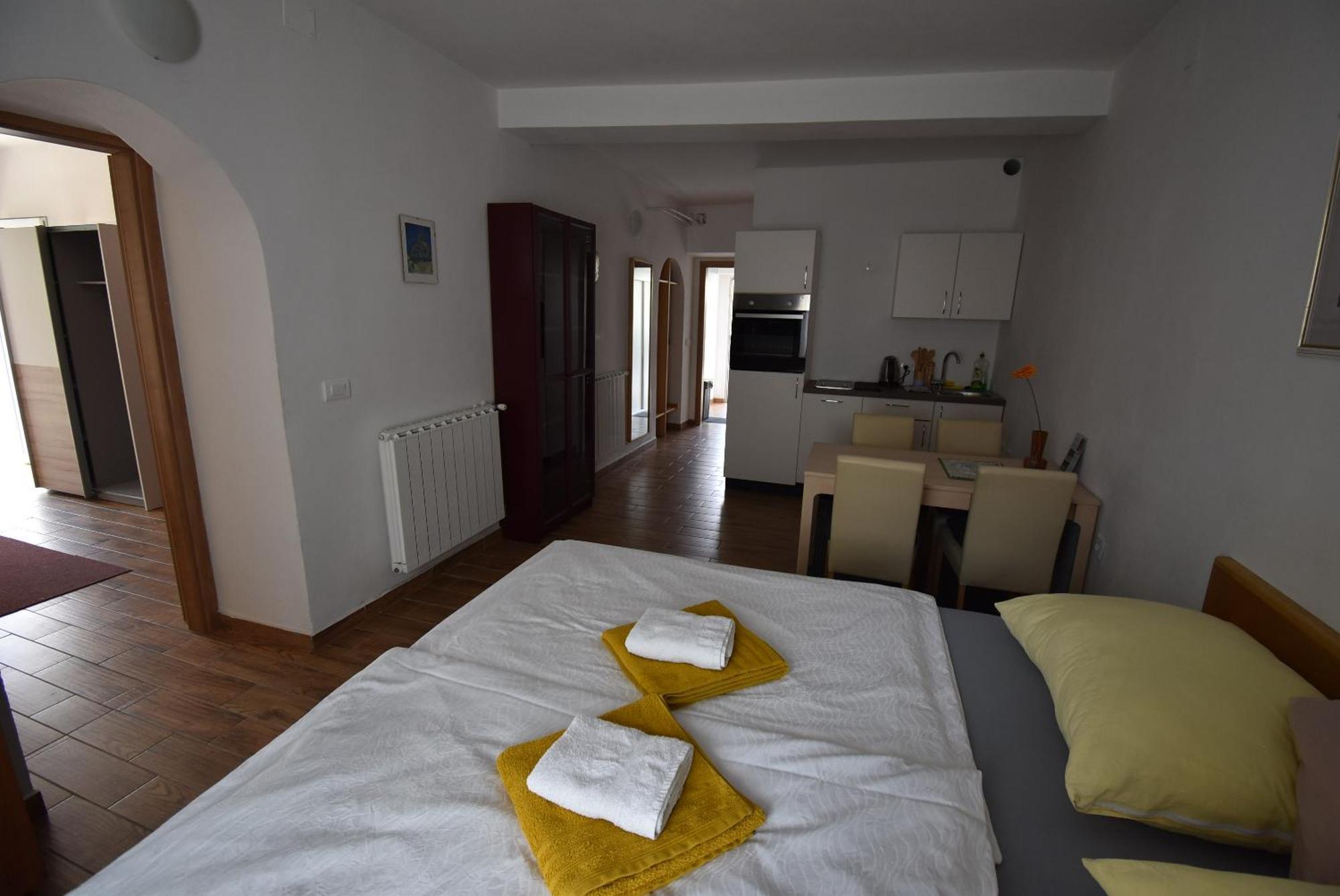 Apartments Free Alps, Massage & Wine ボヴェツ エクステリア 写真