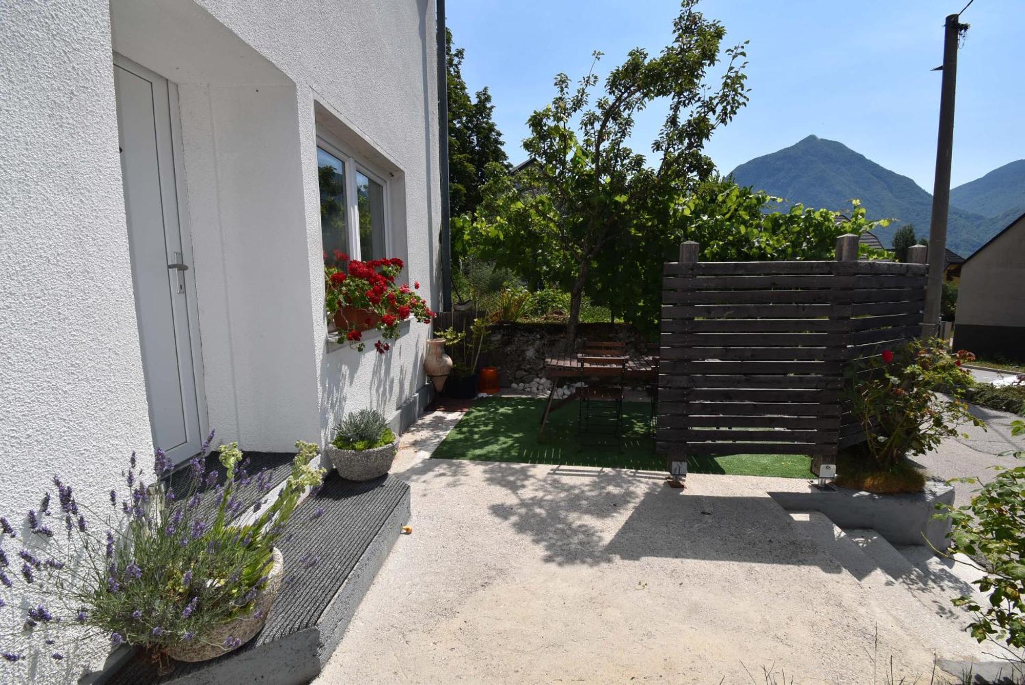 Apartments Free Alps, Massage & Wine ボヴェツ エクステリア 写真
