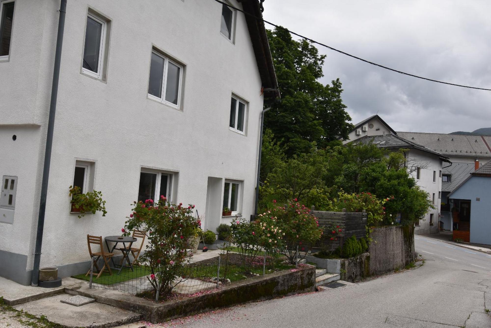 Apartments Free Alps, Massage & Wine ボヴェツ エクステリア 写真